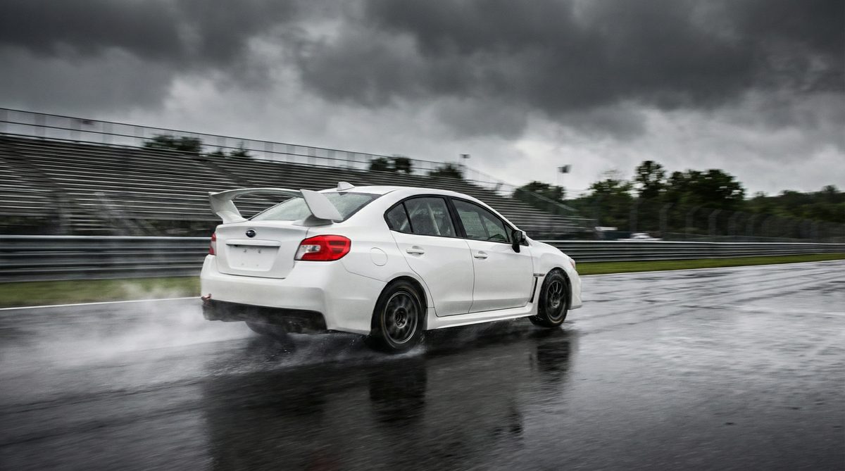 海角社区轿车性能改装视频